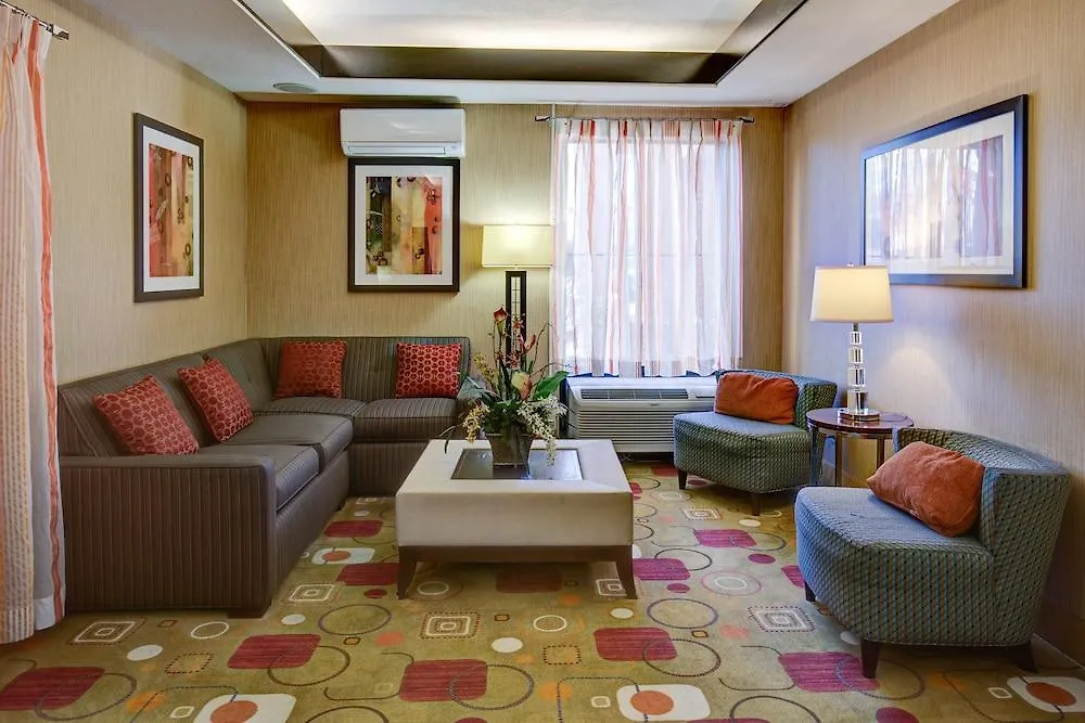 Comfort Inn & Suites Saint Louis