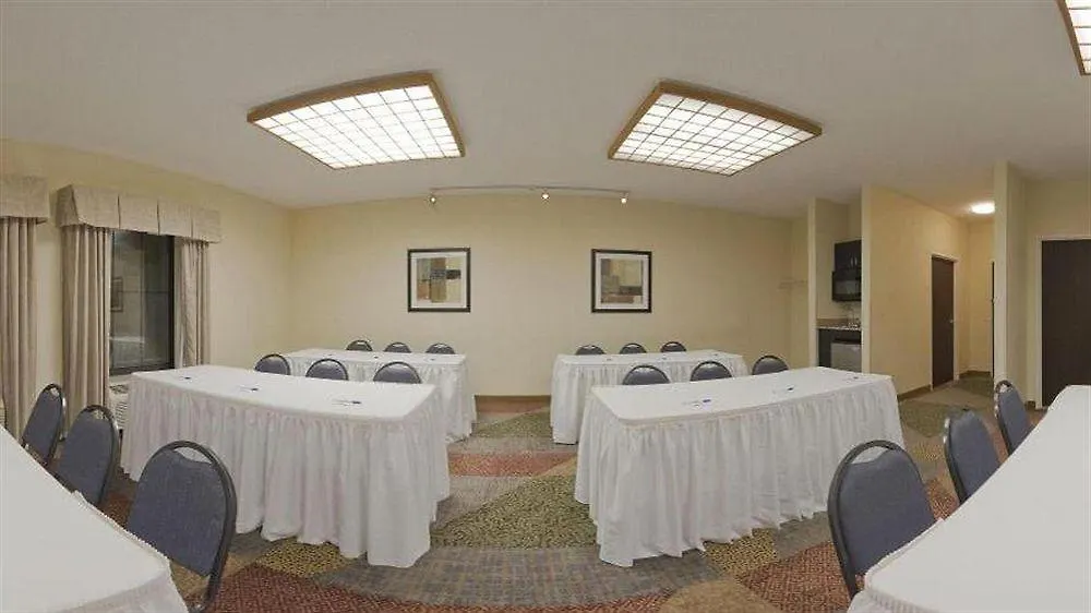 Comfort Inn & Suites Saint Louis 2*,