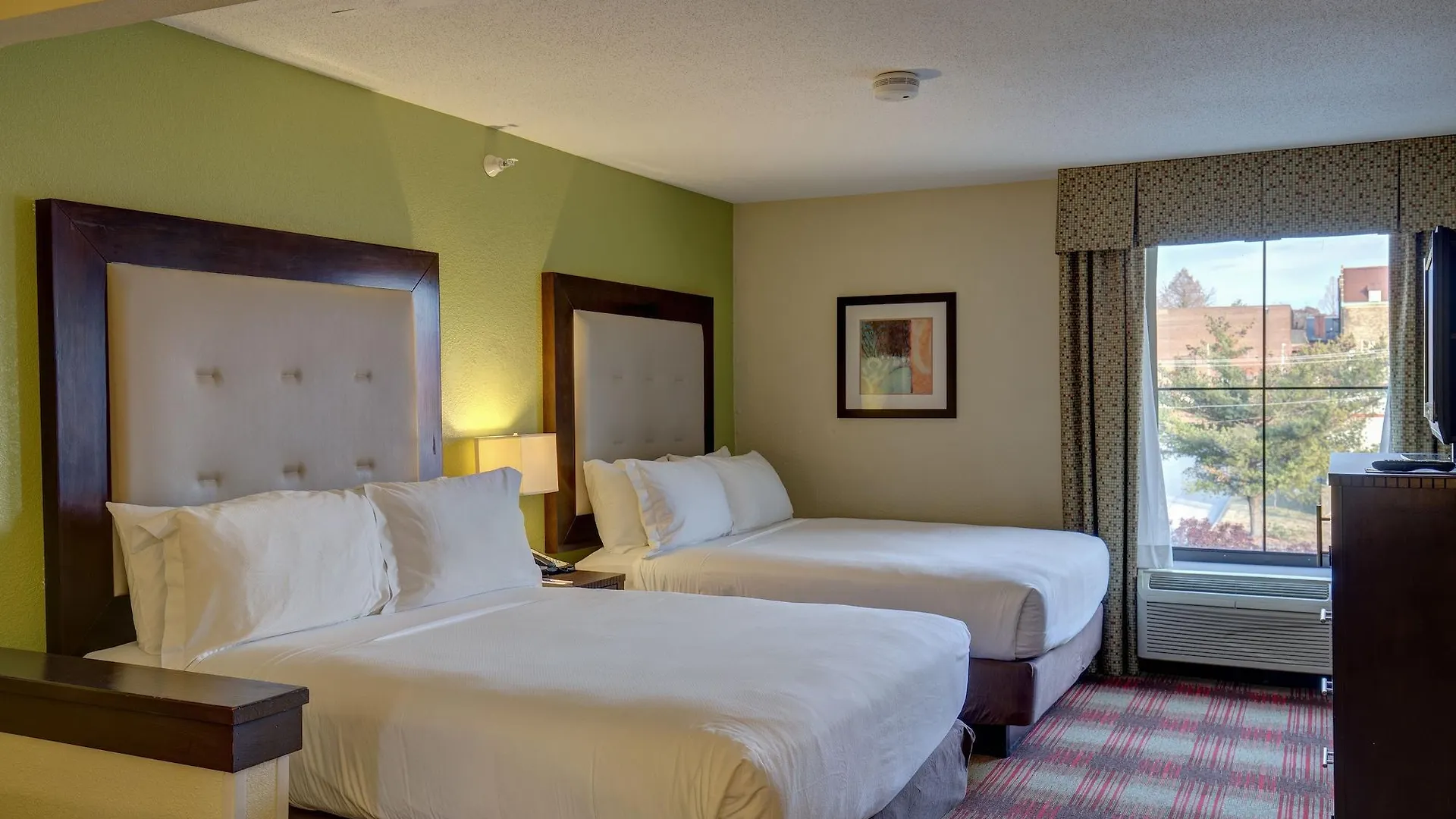 Comfort Inn & Suites Saint Louis