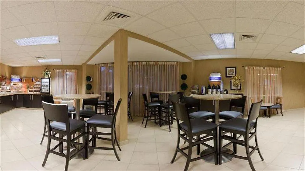 Comfort Inn & Suites Saint Louis Hotel