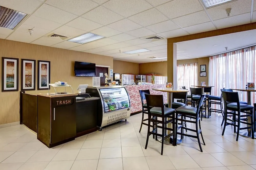 Comfort Inn & Suites Saint Louis Hotel