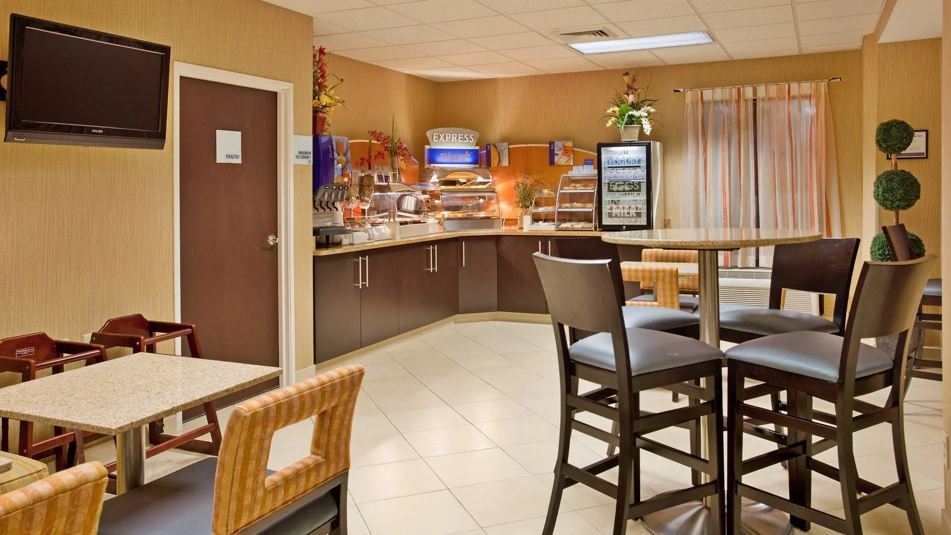 Comfort Inn & Suites Saint Louis