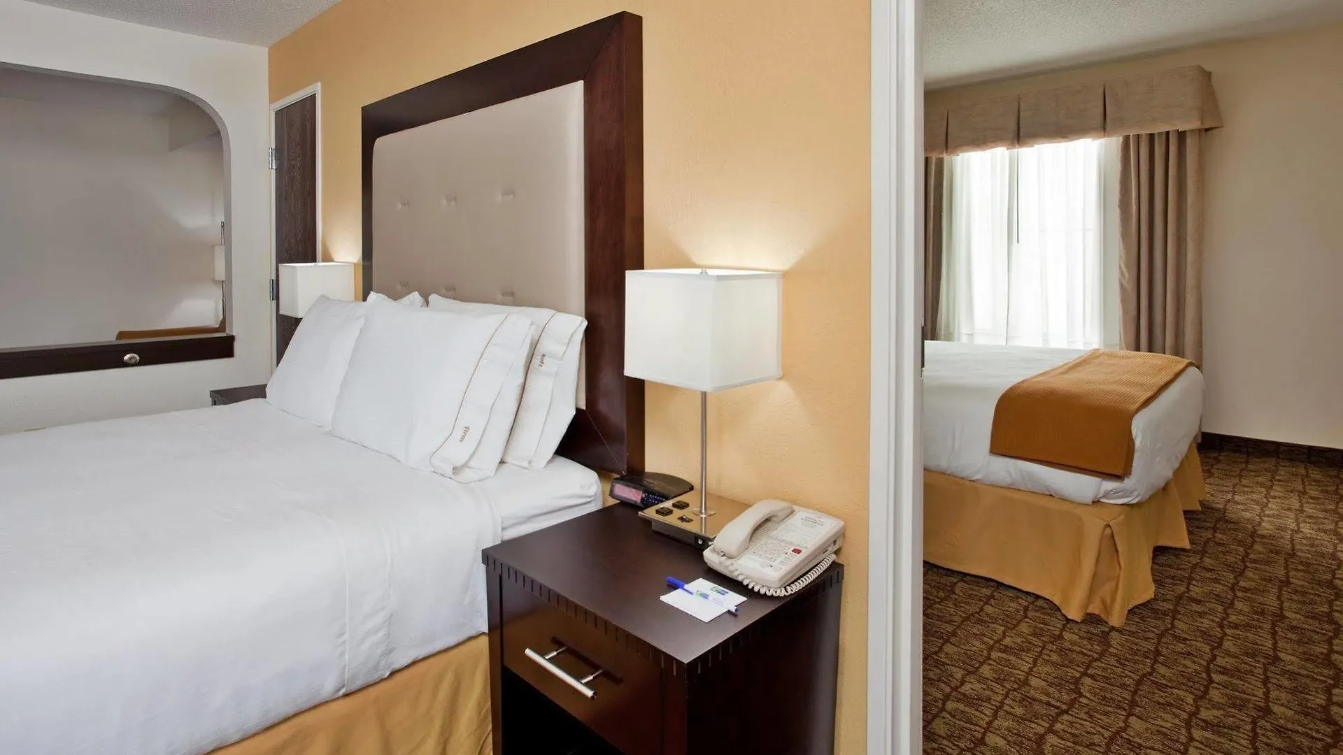 Comfort Inn & Suites Saint Louis